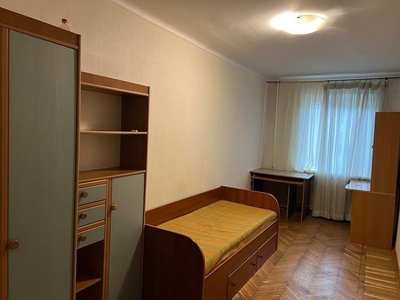 Сдам 3 комнатную квартиру рядом с парком Горького/Черемушки