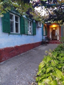 Продам крепкий дом с большим участком на Черниговской
