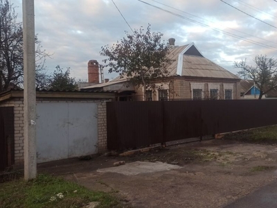 Продам капитальный дом в Долгинцевском районе.