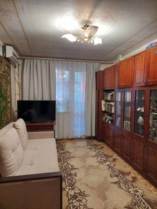Продам 2-кімнатну квартиру, вул. Петра Болбочана.