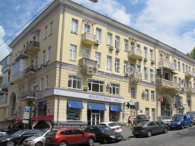 Трехкомнатная квартира долгосрочно ул. Лютеранская 3 в Киеве X-3401