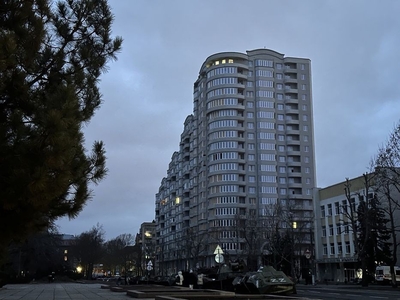 Просторная 4к квартира для большой семьи в центре Николаева