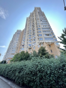 Трехкомнатная квартира долгосрочно ул. Саперно-Слободская 22 в Киеве R-59418