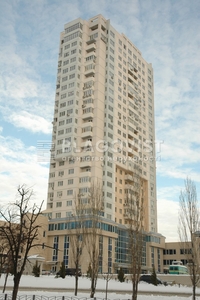 Трехкомнатная квартира долгосрочно ул. Шумского Юрия 1а в Киеве R-57206 | Благовест