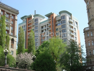 Трехкомнатная квартира долгосрочно ул. Крещатик 27б в Киеве G-1940352 | Благовест