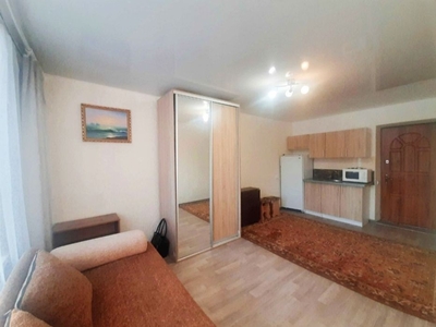 Продам 1 кімнатну квартиру біля метро Малишева