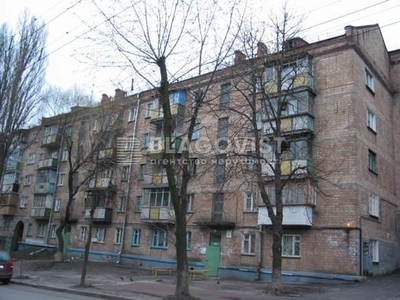 Трехкомнатная квартира долгосрочно ул. Ольжича 9 в Киеве Q-3779