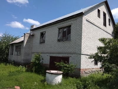 Продам дом без внутренних работ в Миргороде с землей.