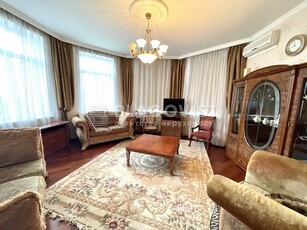 Четырехкомнатная квартира долгосрочно ул. Коцюбинского Михаила 2 в Киеве R-45840