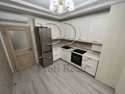 Продам двухкомнатную квартиру 90 м. кв. ЖК Львовский на Петропавловке.