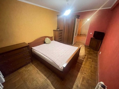 Продается большая 3х-комнатная квартира в Киевском районе