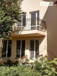 Продажа 1 этажного дома с мансардой и участком на 12 соток, 260 кв. м, 4 комнаты, на Каштанова