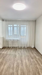 Продам квартиру комнаты продам 17 кв.м, Ровно, проспект миру