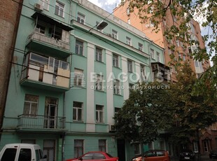 Трехкомнатная квартира ул. Обсерваторная 5 в Киеве C-113021