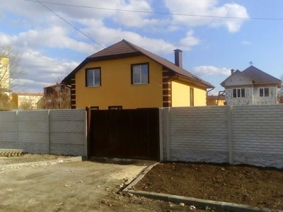 Продам 2-х этажный дом в р-не метро Киевская Odm