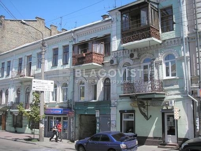 Трехкомнатная квартира ул. Межигорская 22 в Киеве G-809723