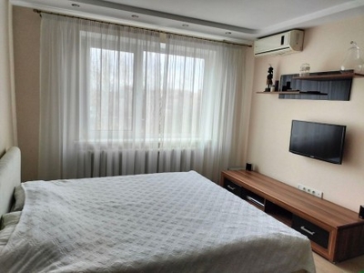 Продам 3-комнатную квартиру на Тополе-3