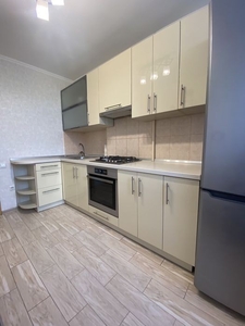 Продажа 3-комнатной квартиры 64 м², Калиновая ул., 80