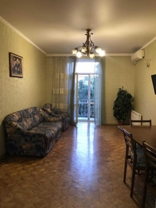 3-комнатная, 68 кв. м., 4 этаж, сталинка, центр Одессы
