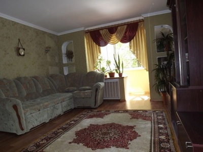 Сдам уютную, обустроенную квартиру в центре Каменец-Подольского