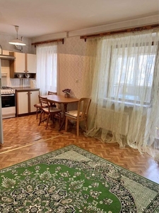 Продам просторную квартиру по ул. Черняховского.
