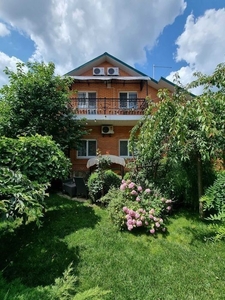 Продаж будиноку у Боярці, для великої родини, з прекрасним садом !