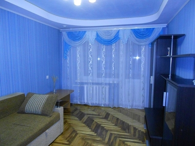 Продам двухкомнатную квартиру улица Чумаченка