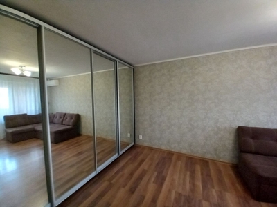 Продажа 2-комнатной квартиры 49 м², Бердянская ул.