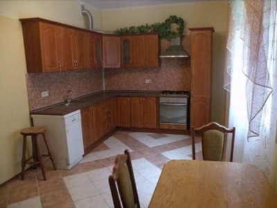 Арендовать трехкомнатную квартиру в Новоселках общей площадью 150 м2 на 2 этаже по адресу
