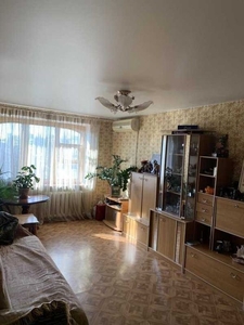 Продажа 4-комнатной квартиры 72 м², Малиновского Маршала ул.