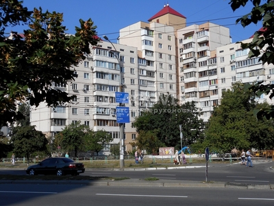 Двухкомнатная квартира ул. Лукьяненко Левка (Тимошенко Маршала) 33/35 в Киеве R-55944 | Благовест