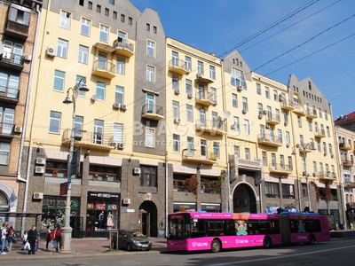 Трехкомнатная квартира долгосрочно ул. Большая Васильковская (Красноармейская) 14 в Киеве G-1142858