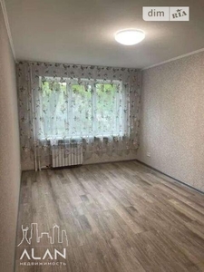 Продаж 2к квартири 45 кв. м на вул. Зодчих 30