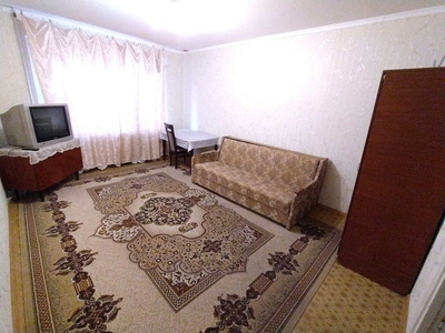 3-х комнатная квартира на ж/м Тополь-3 (Запорожское шоссе)