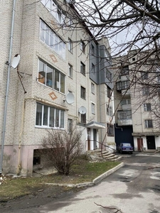 Продам простору 2-кімнатну квартиру на 3-му поверсі в місті Луцьку!