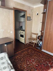 Продам изолированную гостинку со своим с/узлом и мини кухней на Одесск