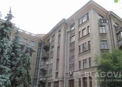 Трехкомнатная квартира ул. Институтская 16 в Киеве R-17796
