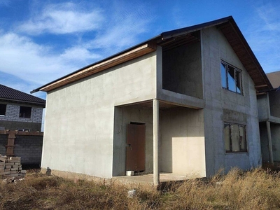 Новый дом с начатым ремонтом в Прилиманском