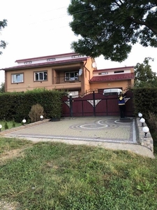 Продам Здам довгостроково велк гарний будинок 7км від Косова