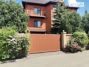 Продаж 2 поверхового будинку з гаражем і ділянкою на 38 соток, 450 кв. м, 4 кімнати, на Чапаева