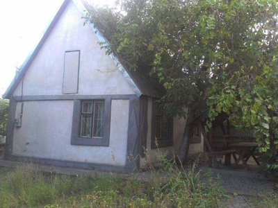 Продам дом в пгт Александровка. Дом старой постройки из ракушняка с ..