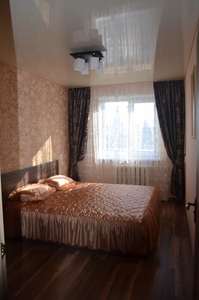 Двухкомнатная квартира посуточно в Кременчуге, ул. Первомайская, 61 — 595623887