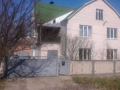 Продам дом общей площадью 260 м. кв. г. Хмельник