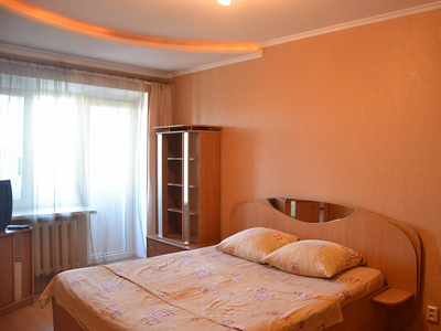 1-кімнатна квартира подобово у Херсоні, Суворовський район, пр-т Ушакова, 68 — 1000498558