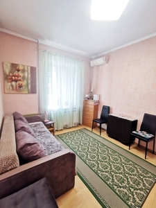 Продажа 3-комнатной квартиры 44 м², стритенська