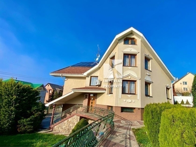 Продам функціональний будинок в центрі Ужгорода ! З панорамним видом!