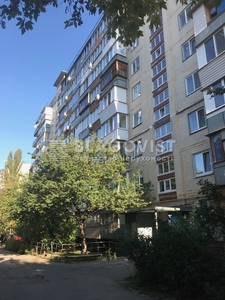 Трехкомнатная квартира долгосрочно ул. Копыловская 21 в Киеве R-59966