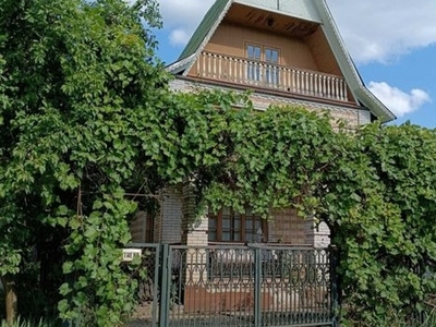 Будинок-дача біля р. Дніпро в СТ «Швейник»