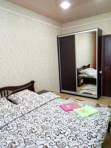 Двухкомнатная квартира посуточно в Запорожье, Вознесеновский район, пр-т Соборный, 173 — 1001603999