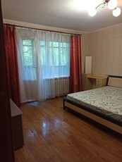 Сдам 2 комнатную квартиру, ул Крымская 72.